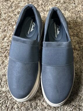Clarks Men's Cloudsteppers Slip-On Loafers in Navy Blue Size 9